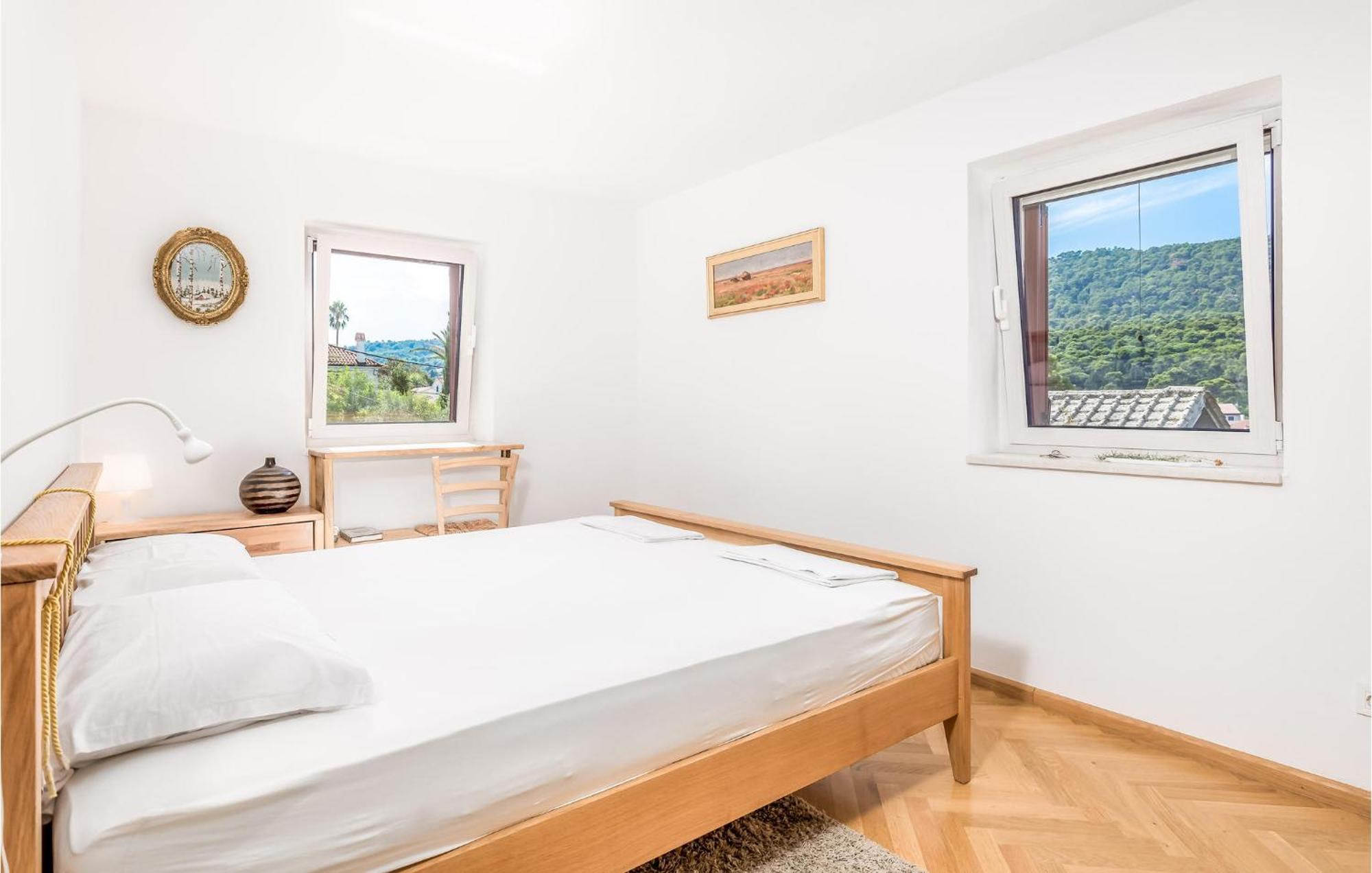 2 Bedroom Awesome Apartment In ヴェリ・ロシニュ エクステリア 写真