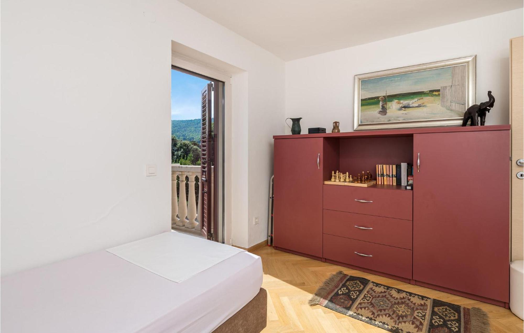 2 Bedroom Awesome Apartment In ヴェリ・ロシニュ エクステリア 写真