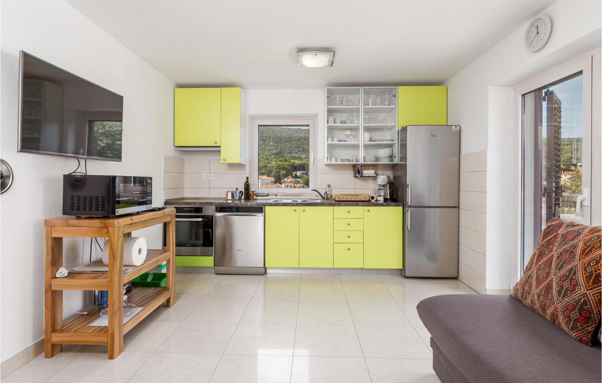 2 Bedroom Awesome Apartment In ヴェリ・ロシニュ エクステリア 写真