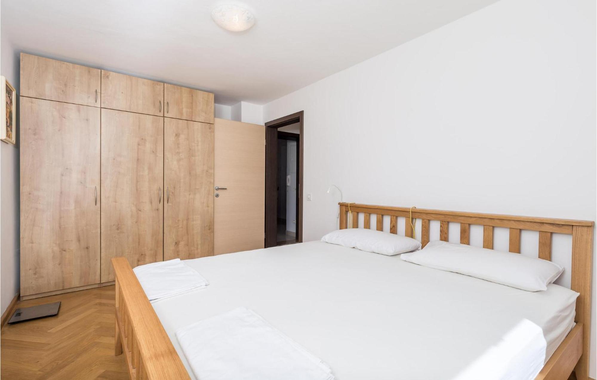 2 Bedroom Awesome Apartment In ヴェリ・ロシニュ エクステリア 写真